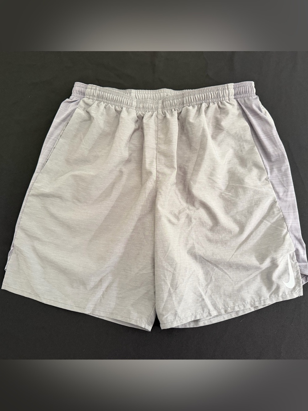 Nike Men's Light Gray Athletic Shorts with Side Pockets XL